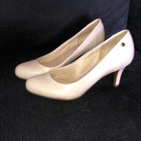 Wide heels size clearance 7